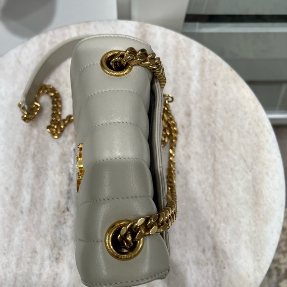 Saint Laurent Vicky Monogram YSL
Small Bag Size: 6.9" w × 5.9" h x 2.8" d I - Picture 10 of 12